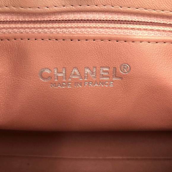 CHANEL Matelasse Handbag - Picture 6 of 14